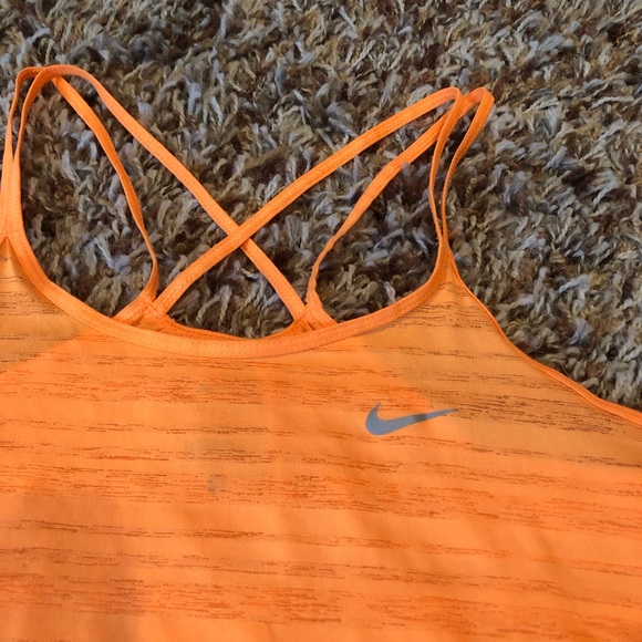 Nike - dri fit tank top size Medium - Picture 2 of 4